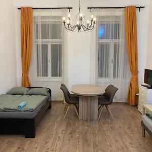 Roland Downtown - Buda Budapeszt